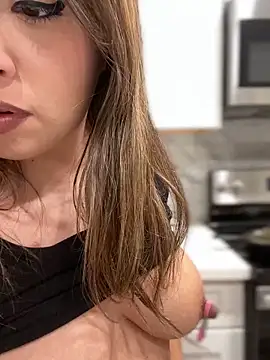 AriannaPena online show from February 27, 2025, 5:24 am