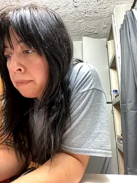 AriannaPena online show from September 18, 2025, 9:50 pm