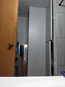 AriannaPena online show from October 8, 2025, 9:01 pm