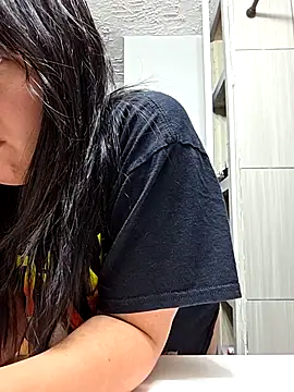 AriannaPena online show from October 31, 2025, 8:43 pm