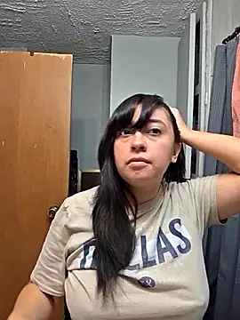 AriannaPena online show from November 22, 2025, 8:41 pm