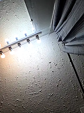 AriannaPena online show from November 26, 2025, 11:39 pm