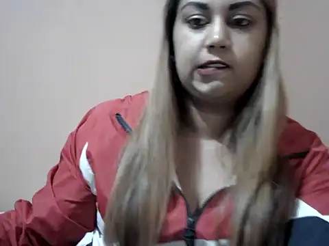 bellachow10 online show from December 13, 2025, 7:53 pm