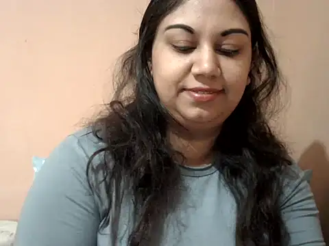 Snapshot of bellachow10 chatting on July 31, 2026, 6:13 am bellachow10 online show from July 31, 2026, 6:13 am