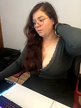 kayortiiz online show from November 4, 2025, 11:37 pm