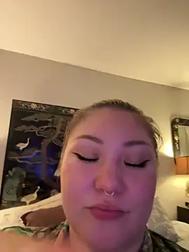 Snapshot of RosieDixx chatting on March 2, 2025, 11:42 pm RosieDixx online show from March 2, 2025, 11:42 pm