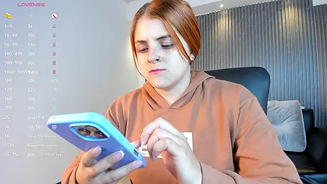 kimbrownn online show from November 25, 2025, 12:16 pm