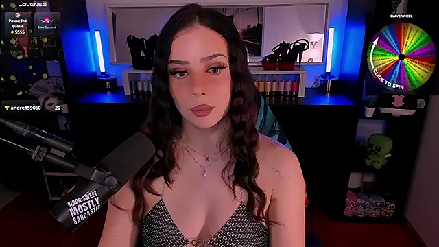 SofiRusselle online show from November 13, 2025, 5:23 pm