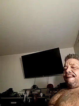 yellowwetfox online show from January 5, 2025, 2:30 pm