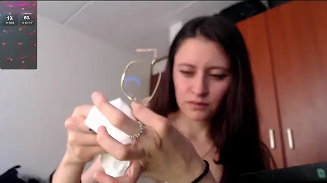 Snapshot of Juls_winter_ chatting on December 26, 2024, 3:42 pm Juls winter online show from December 26, 2024, 3:42 pm