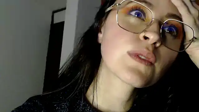 Snapshot of Juls_winter_ chatting on February 13, 2025, 7:42 pm Juls winter online show from February 13, 2025, 7:42 pm