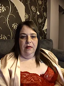 HouseWifeWhore Milf online show from April 24, 2026, 9:39 pm