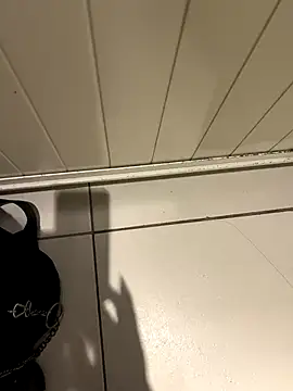 CrazzyChicks online show from November 29, 2025, 6:05 am