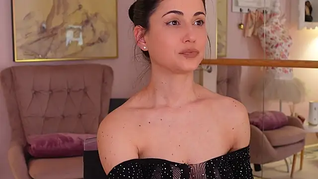 OliviaSirena online show from November 28, 2025, 11:07 pm