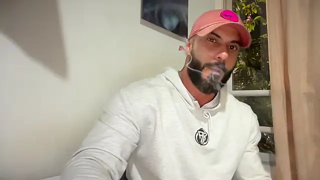 romeolovedark online show from April 15, 2026, 2:18 am