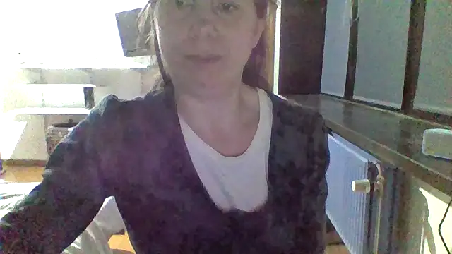 Snapshot of Moi_Lina chatting on October 3, 2025, 10:07 pm Moi Lina online show from October 3, 2025, 10:07 pm