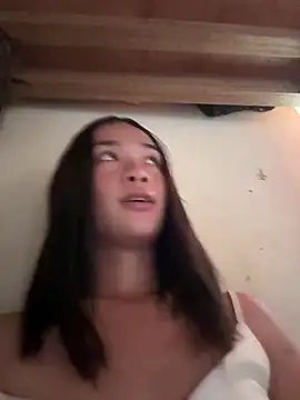 ShinningEthene online show from March 6, 2026, 4:20 am