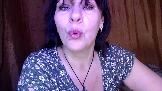 karina ren  online show from February 7, 2025, 2:47 pm