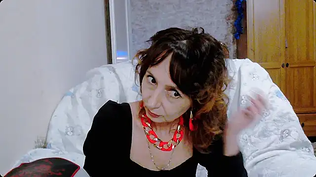 AnnieEltgant online show from December 27, 2024, 1:28 pm