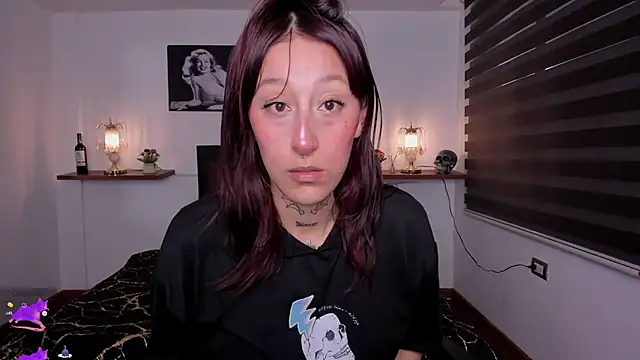 Mariana Joness online show from October 3, 2025, 1:57 am