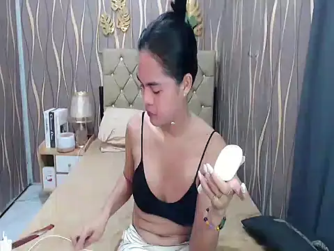 MilkyAnnaconda 69 online show from December 13, 2024, 1:26 am