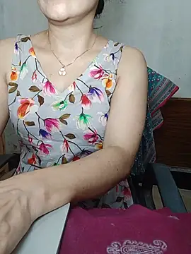 Snapshot of Chanchal--Navya chatting on July 4, 2026, 6:36 pm Chanchal--Navya online show from July 4, 2026, 6:36 pm