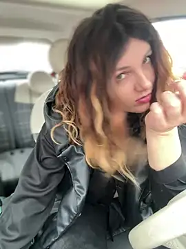 DaisyVibesss online show from March 12, 2025, 3:29 pm