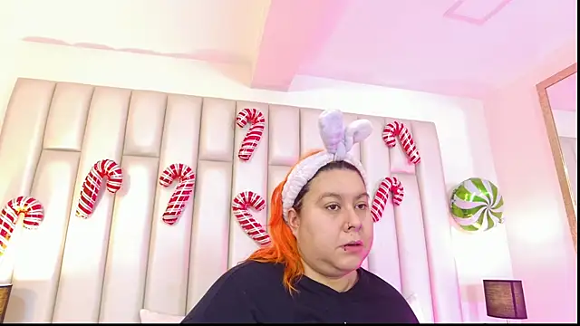 aandreaperez online show from December 18, 2025, 11:38 am