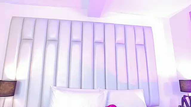 aandreaperez online show from April 14, 2026, 11:38 am