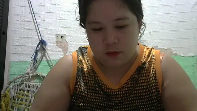 Snapshot of hotsexylyn chatting on October 6, 2025, 7:28 am hotsexylyn online show from October 6, 2025, 7:28 am
