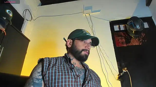 CamiloGray  online show from December 18, 2025, 2:12 pm