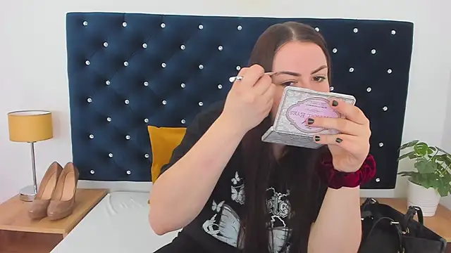 EvaLick online show from February 12, 2025, 6:19 am