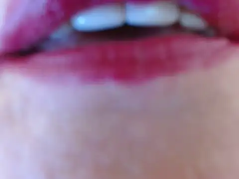 keiila  online show from November 11, 2025, 2:33 am