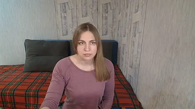 Pilly green  online show from February 26, 2026, 11:42 am