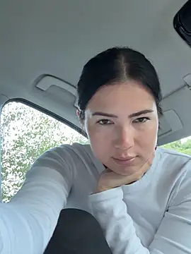 clairewntr online show from October 1, 2025, 4:24 pm