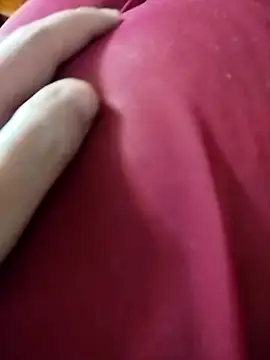 LovlyAnnie online show from November 17, 2025, 10:10 am