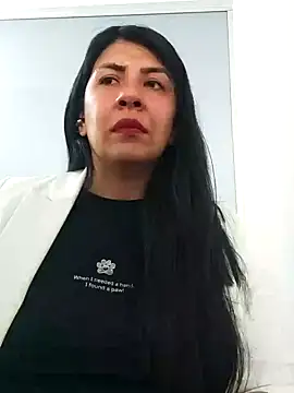 aisha latina online show from December 4, 2024, 2:48 pm