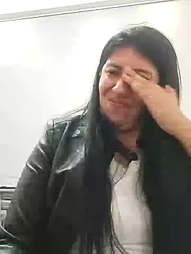 aisha latina online show from January 21, 2025, 6:23 pm