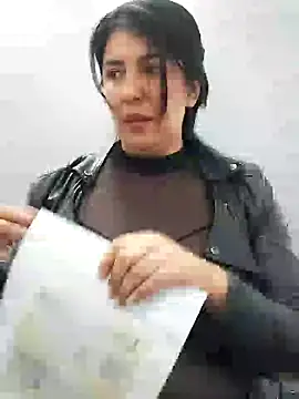 aisha latina online show from January 30, 2025, 9:14 pm