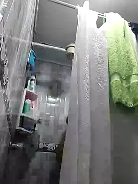 aisha latina online show from February 6, 2025, 11:04 pm