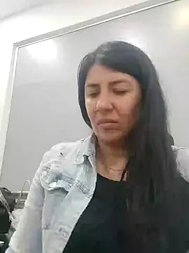 aisha latina online show from February 20, 2025, 4:36 pm