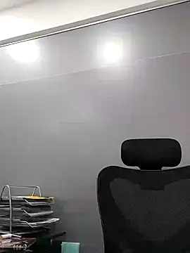 aisha latina online show from February 25, 2025, 7:25 pm