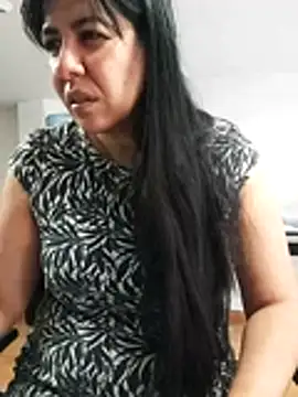 Snapshot of aisha_latina chatting on April 28, 2026, 2:55 pm aisha latina online show from April 28, 2026, 2:55 pm