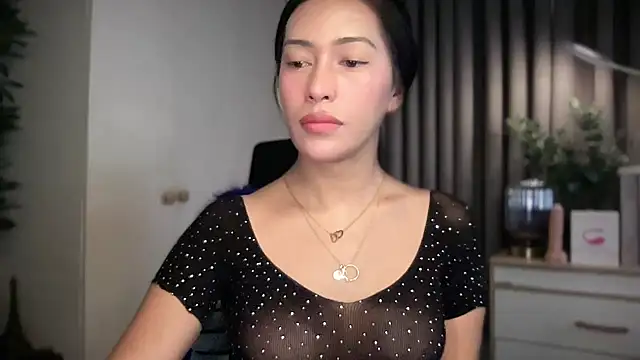 Jasmine Elcock online show from May 22, 2026, 3:46 am
