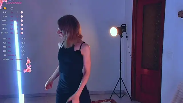 Snapshot of Arielle__03 chatting on October 3, 2025, 3:14 am Arielle 03 online show from October 3, 2025, 3:14 am