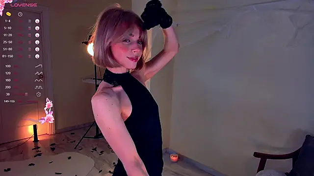 Snapshot of Arielle__03 chatting on October 31, 2025, 1:39 am Arielle 03 online show from October 31, 2025, 1:39 am