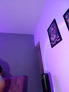 karlablue  online show from April 8, 2026, 3:39 am