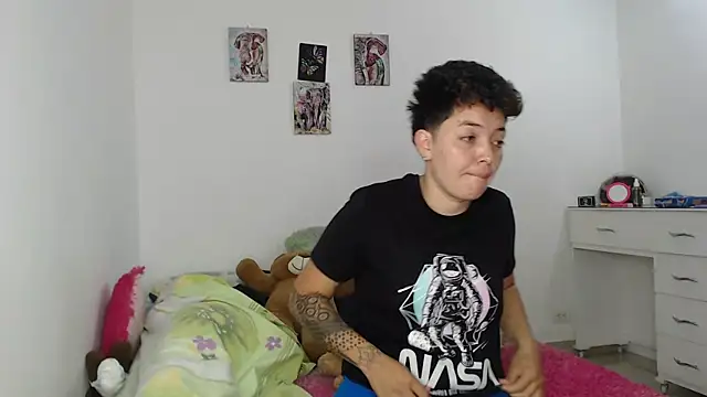 kathy luisa online show from October 29, 2025, 11:17 pm