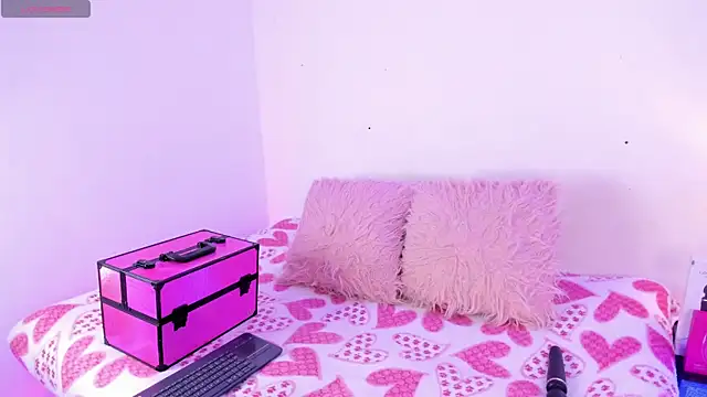 SophieRossi online show from October 3, 2025, 12:46 pm