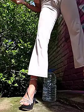 Yuky ta online show from February 9, 2026, 2:21 pm